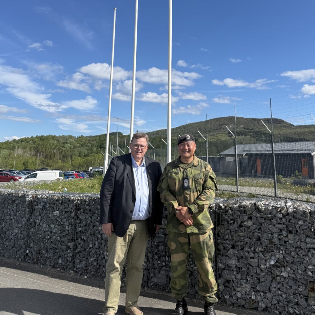 Forsvarsombudet og sjefssersjant John Ivar Antonsen.
